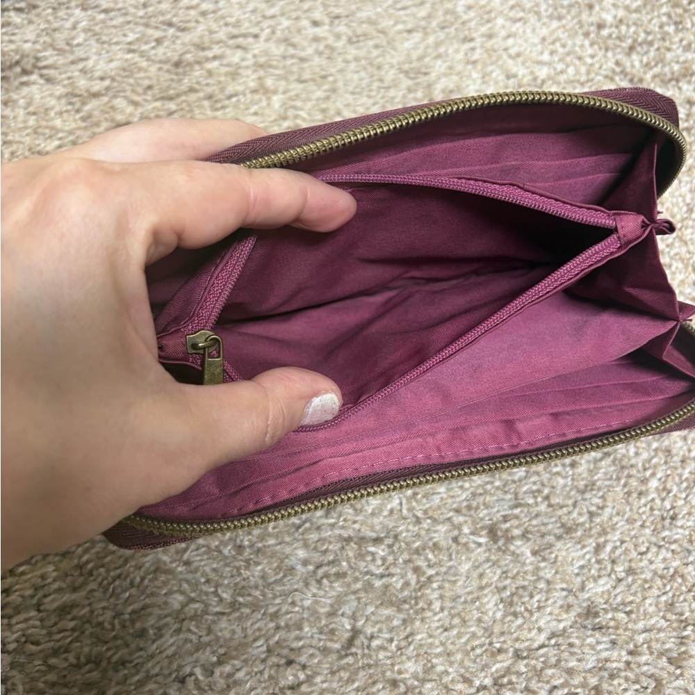 Travelon maroon floral wallet wristlet travel organization clean minor wear EUC - Picture 11 of 14